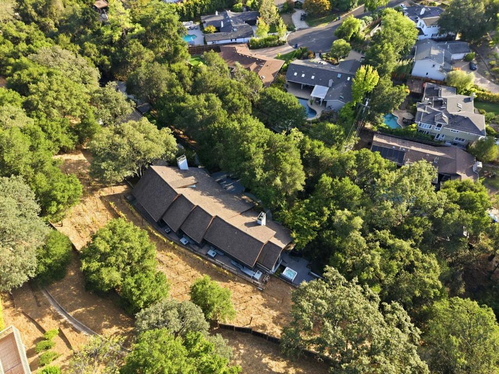 main property photo 89