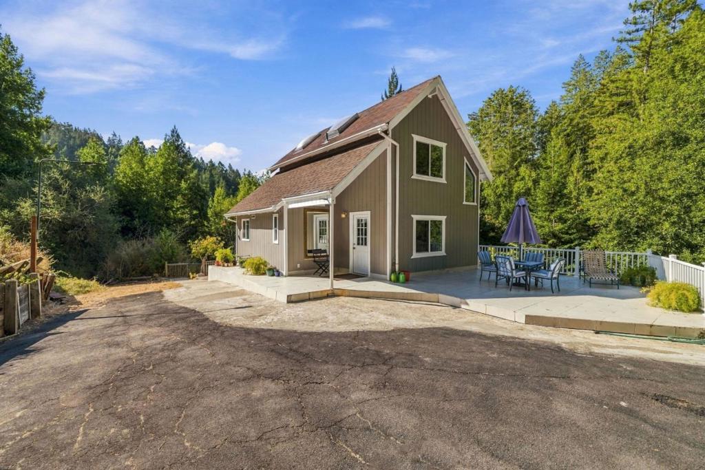 main property photo 1