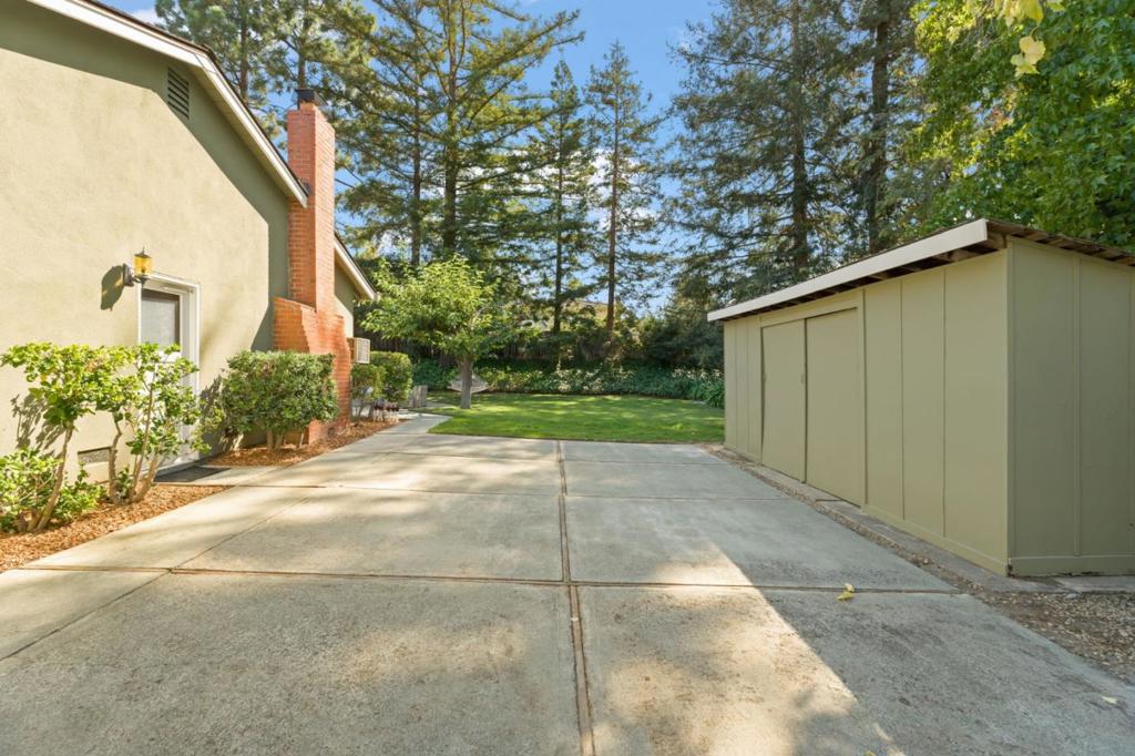 main property photo 43
