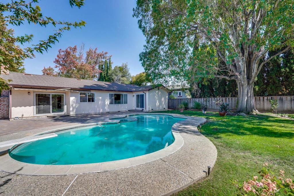 main property photo 54