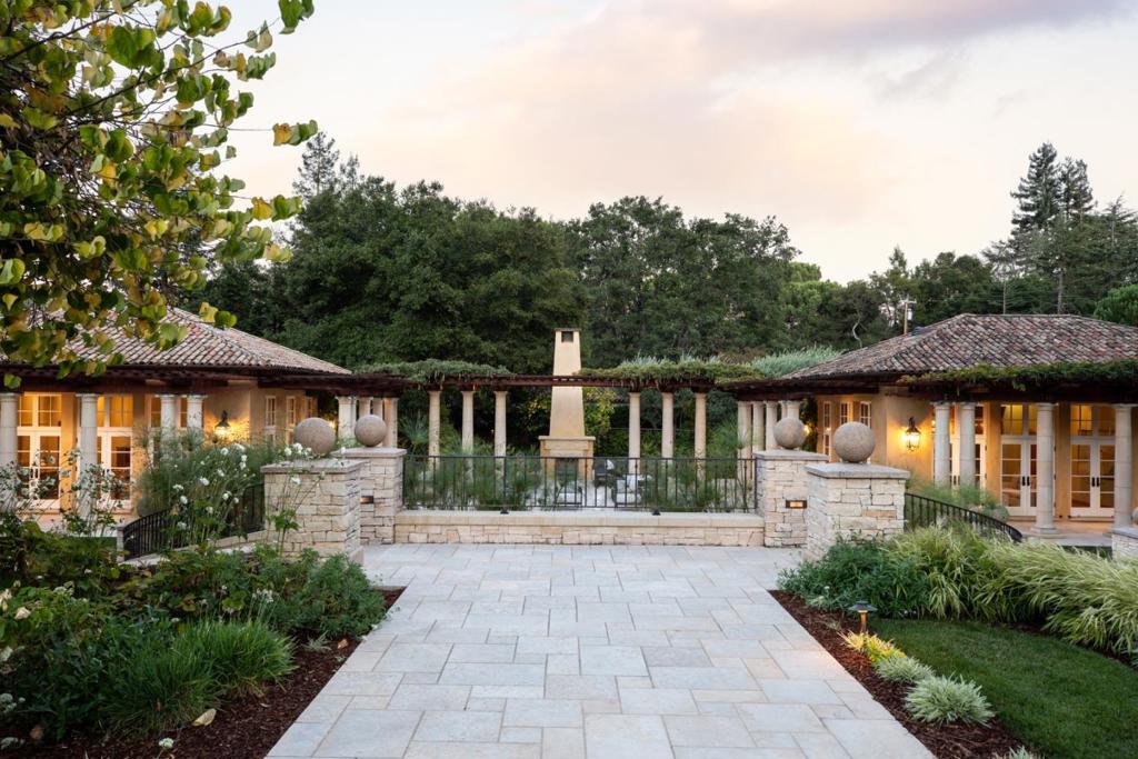 main property photo 41