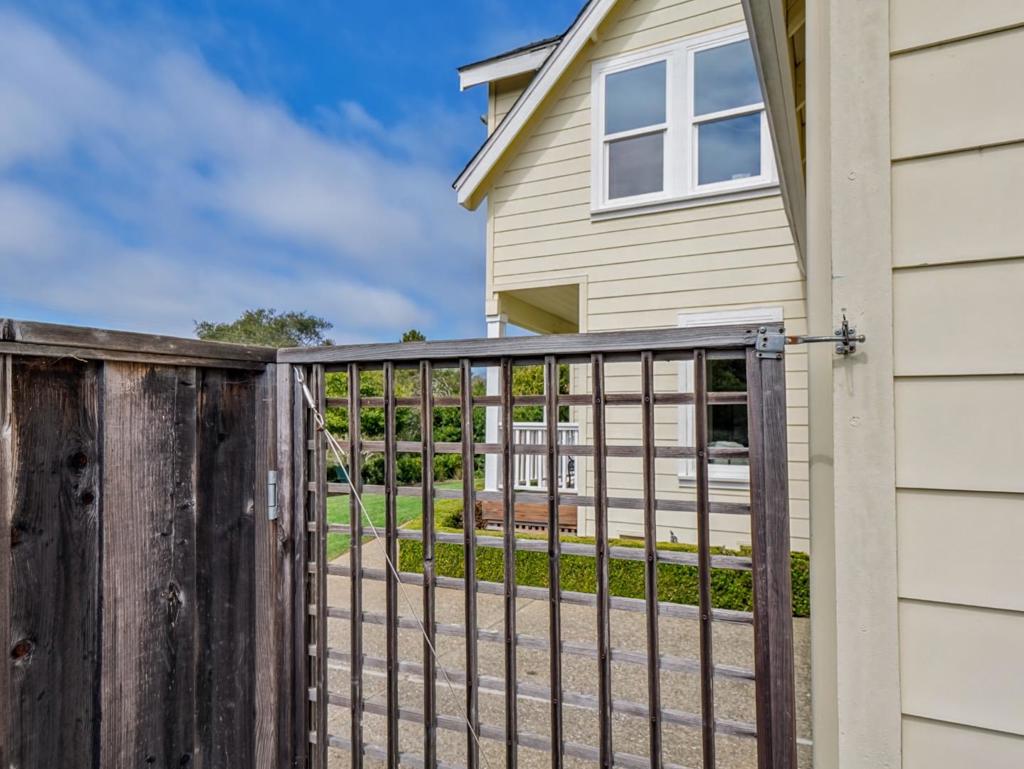 main property photo 75