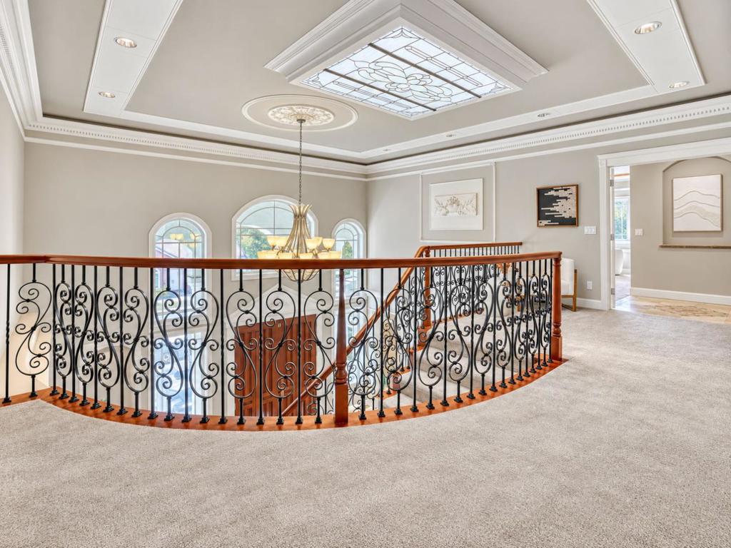 main property photo 50
