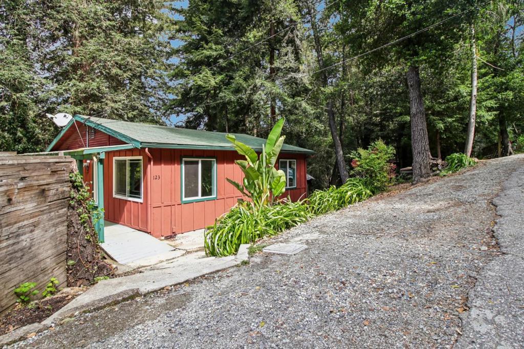 main property photo 41