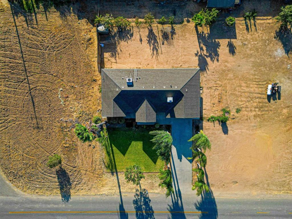 main property photo 48
