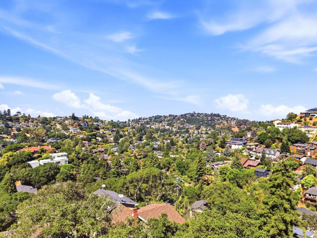 main property photo 70
