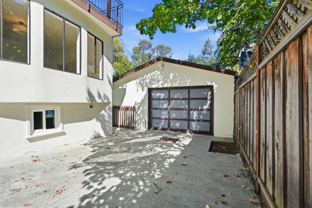 main property photo 76