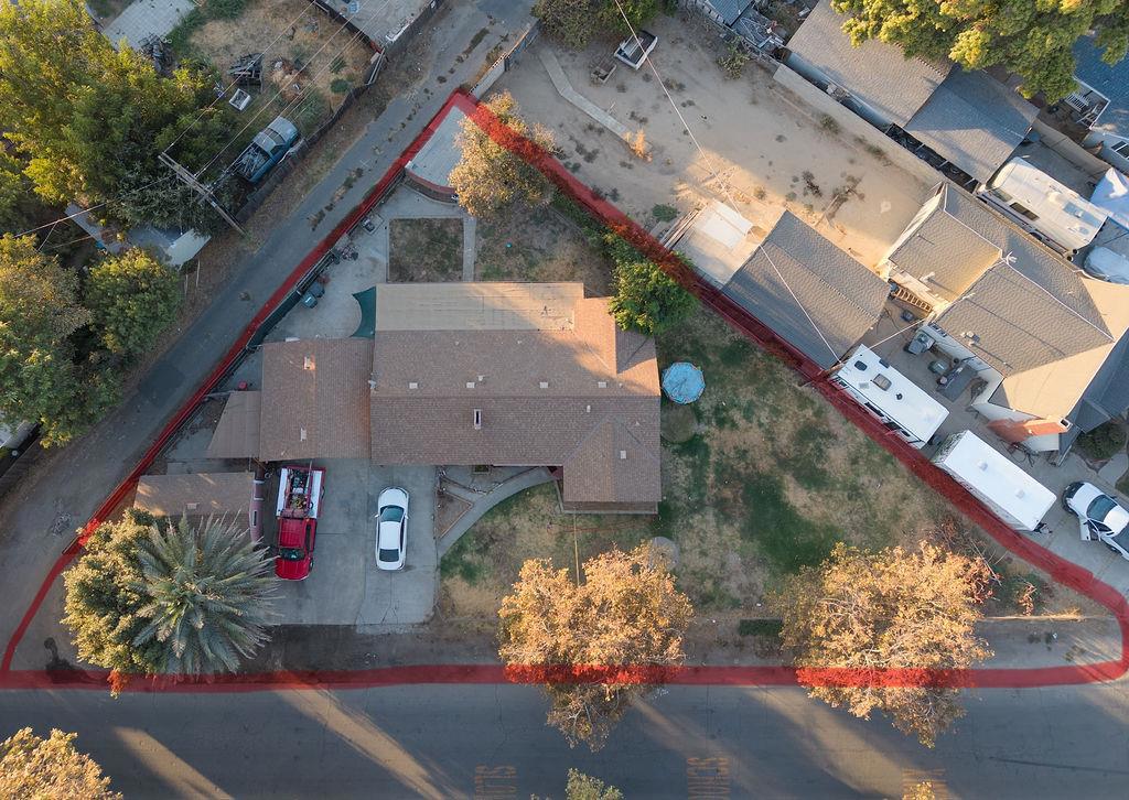 main property photo 14