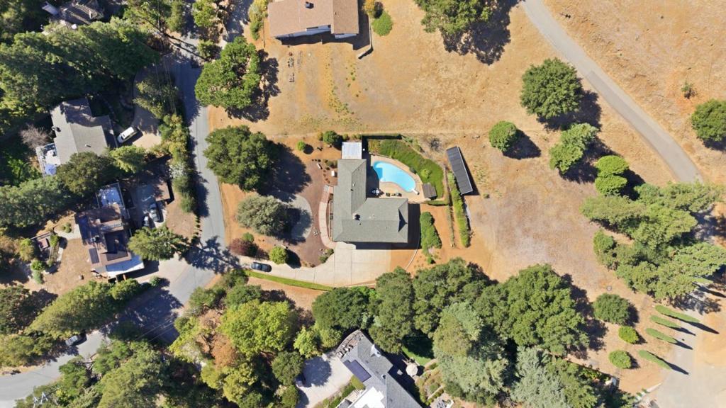 main property photo 40