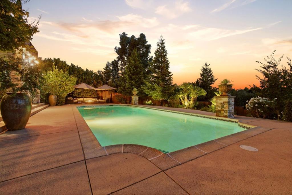 main property photo 88