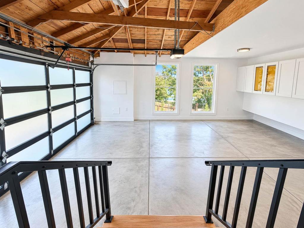 main property photo 77
