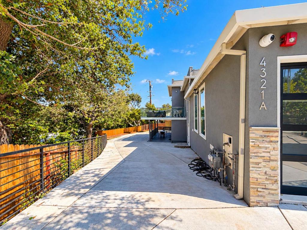 main property photo 80
