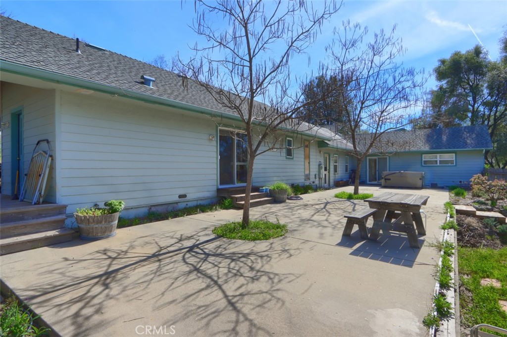 main property photo 25