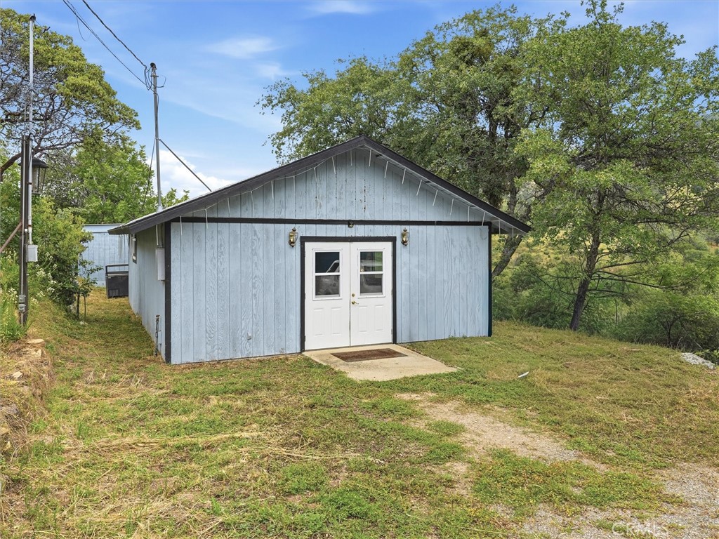main property photo 40