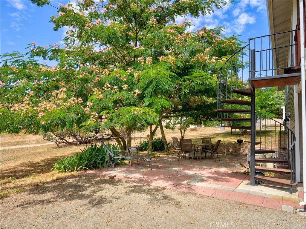 main property photo 28