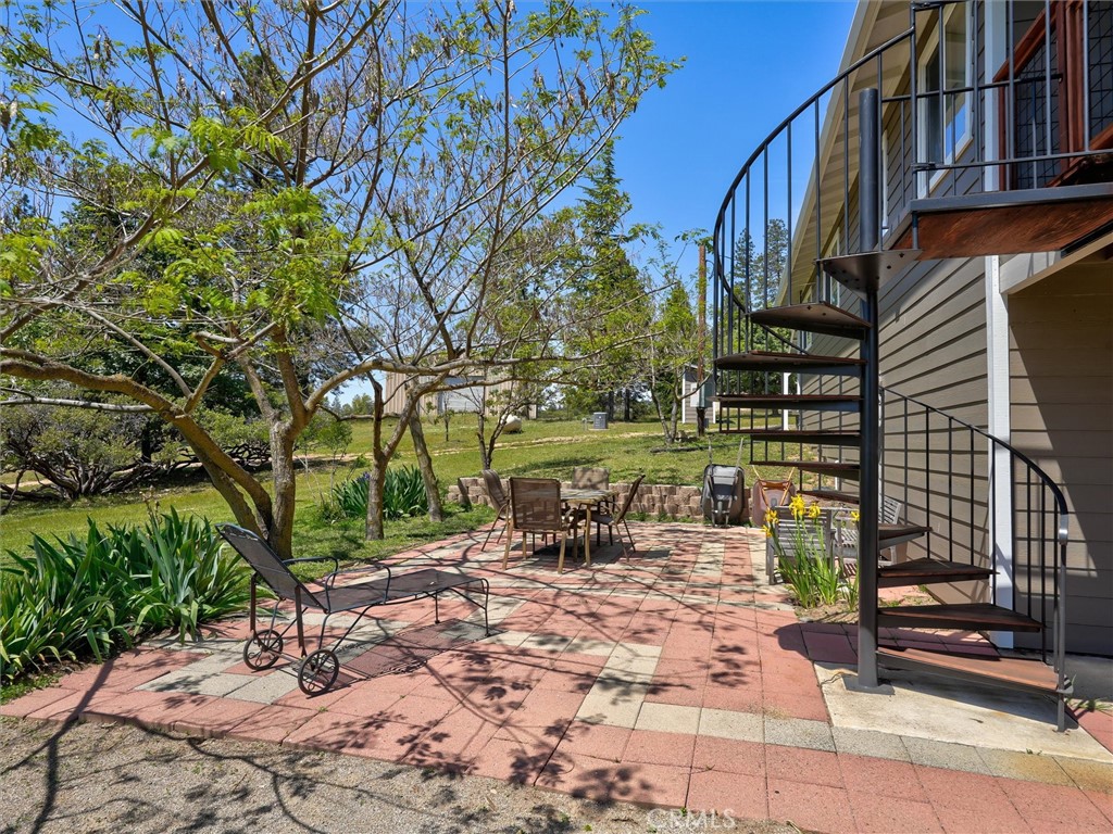 main property photo 32