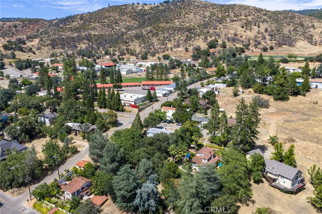 main property photo 35