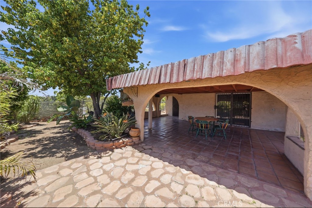 main property photo 40