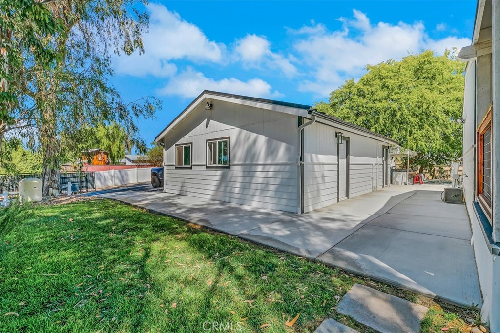 main property photo 23