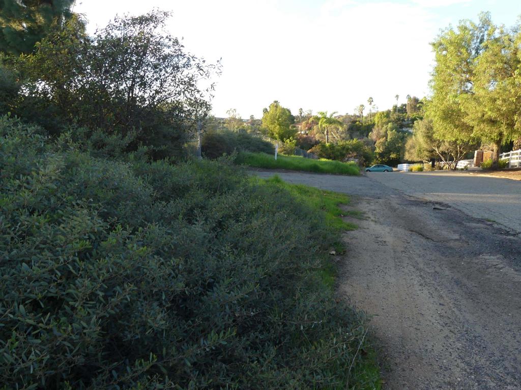 main property photo 28