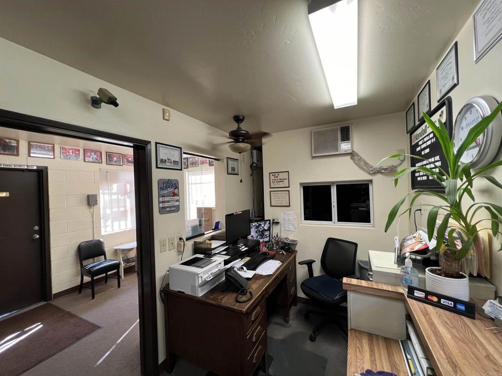 main property photo 14