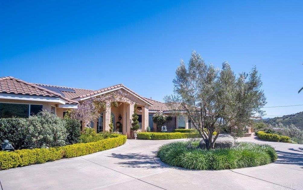 main property photo 13