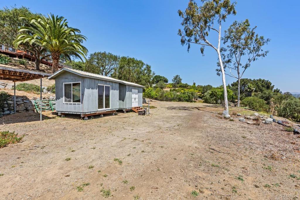 main property photo 40