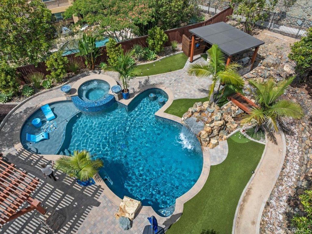 main property photo 10