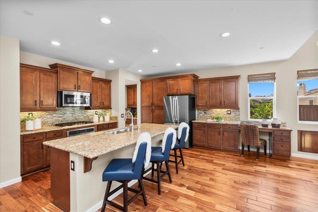 main property photo 20