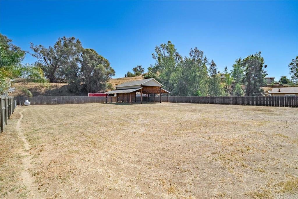 main property photo 9