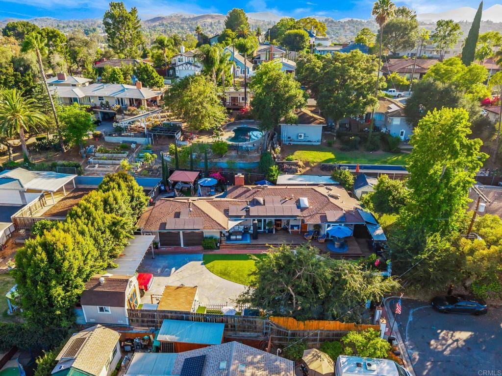 main property photo 40