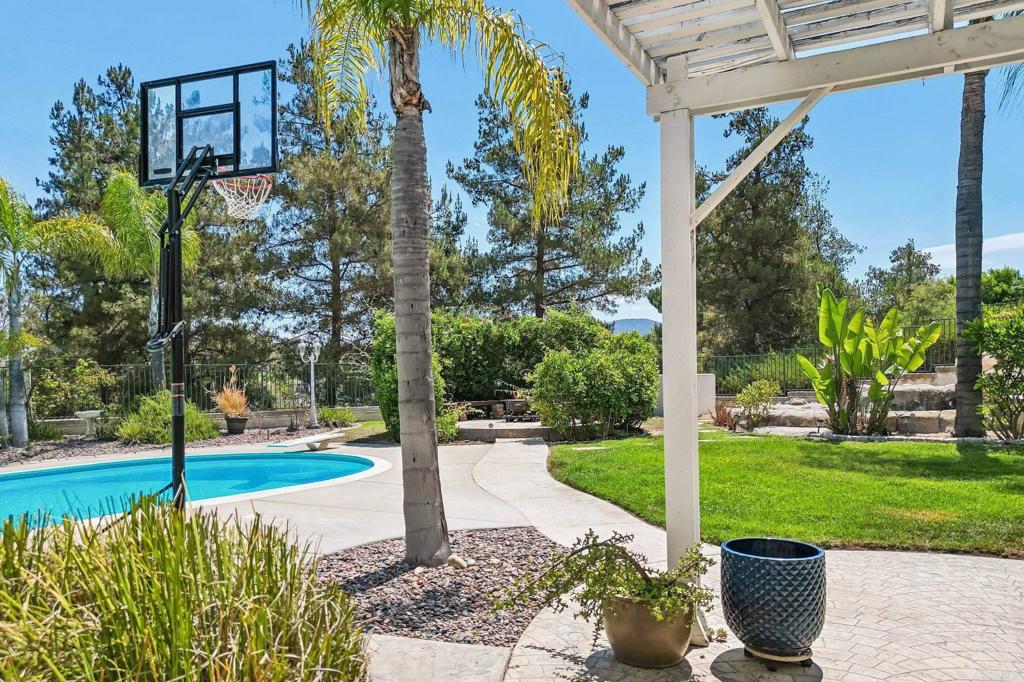main property photo 39