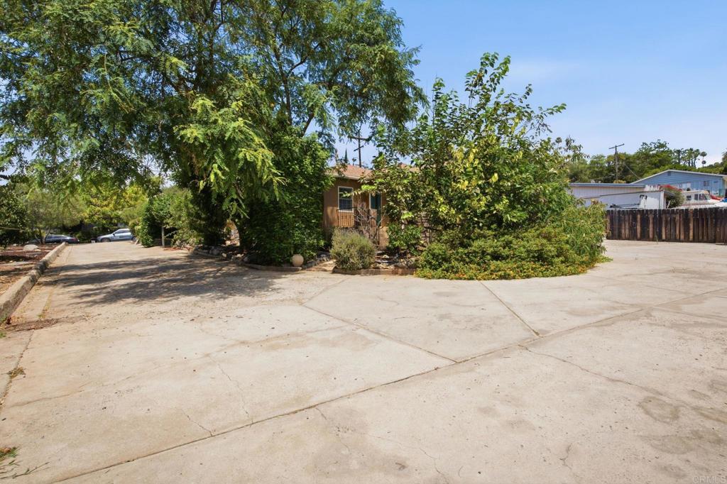 main property photo 23