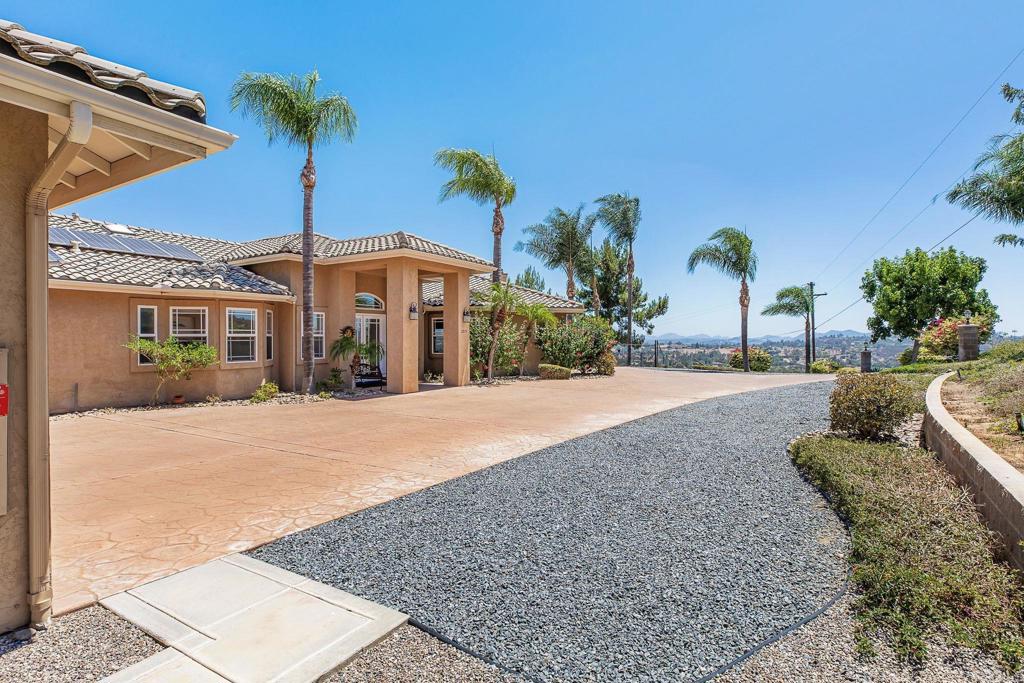main property photo 13