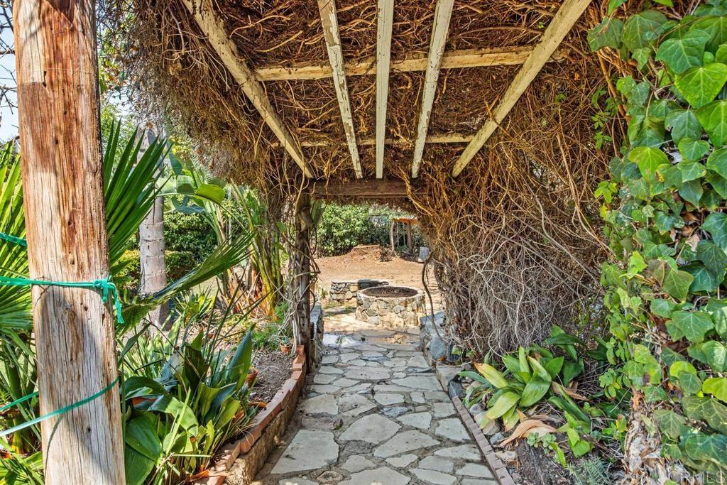 main property photo 23