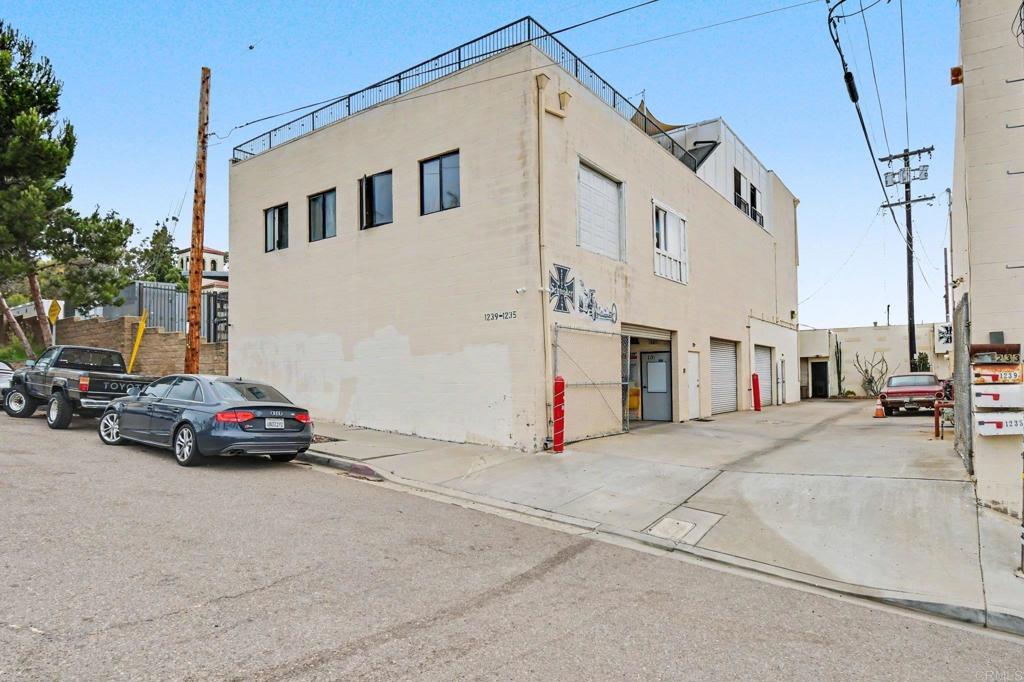 main property photo 6