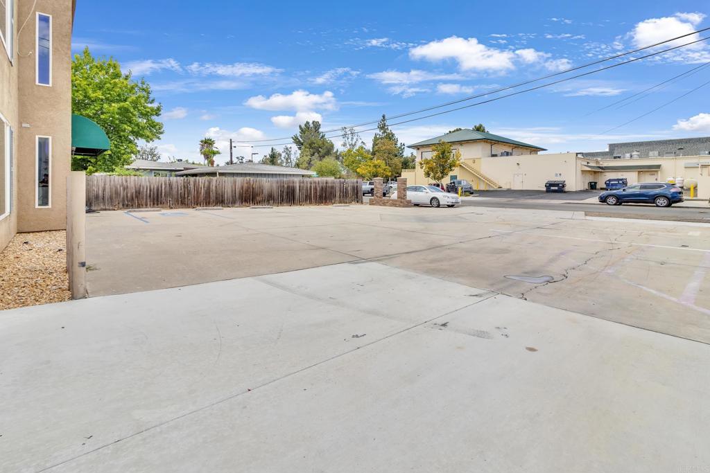 main property photo 14