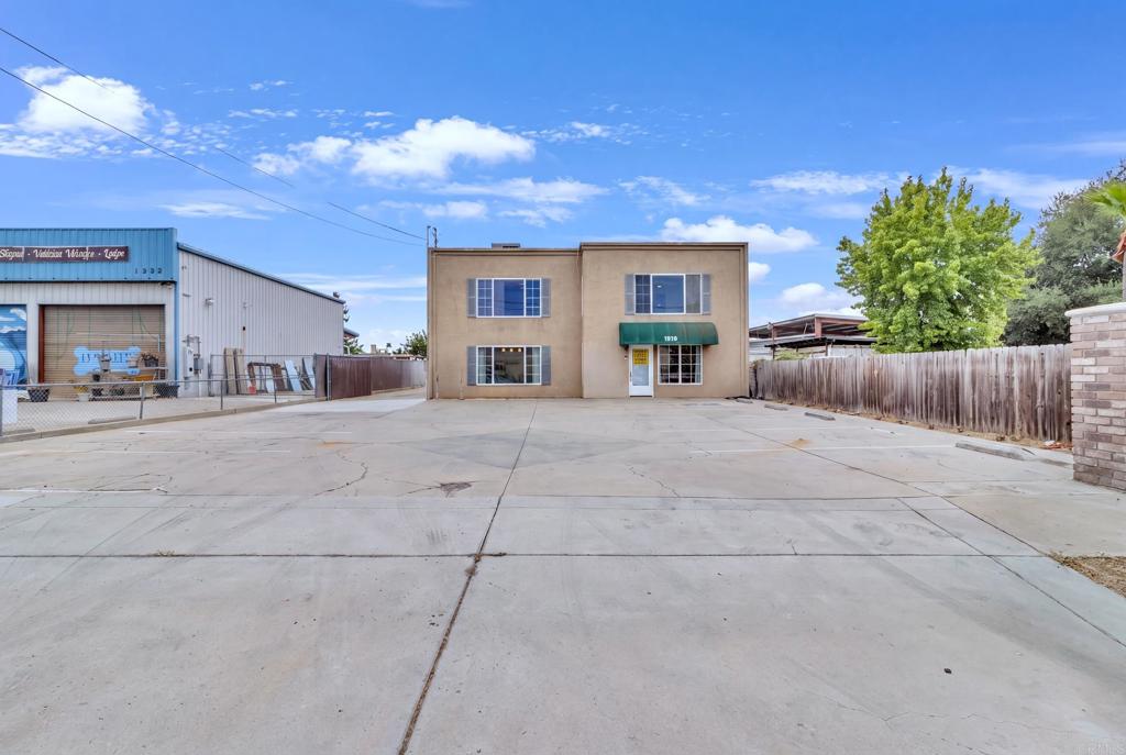 main property photo 2