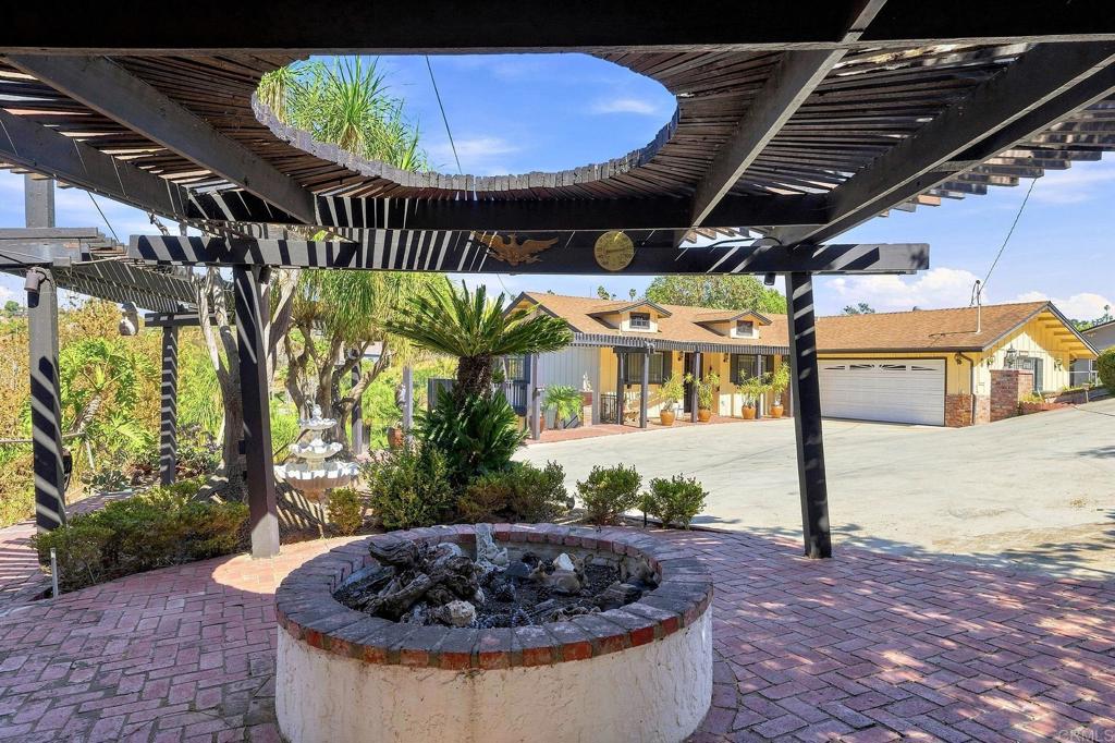 main property photo 28