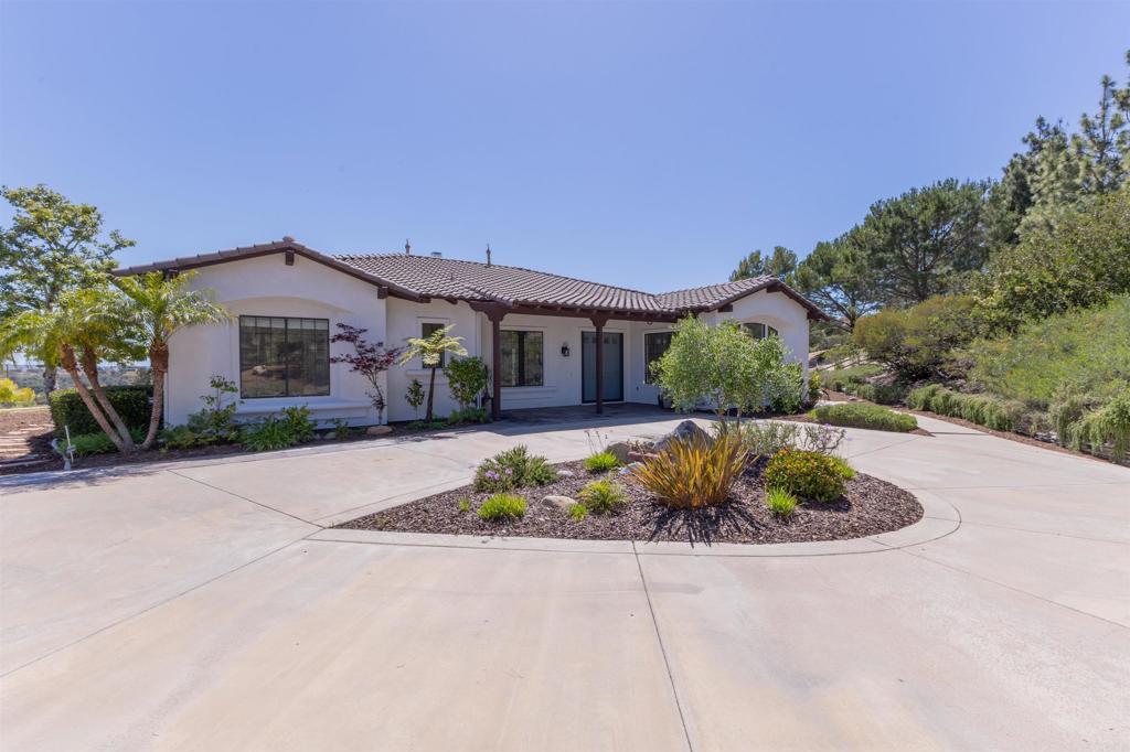 main property photo 5