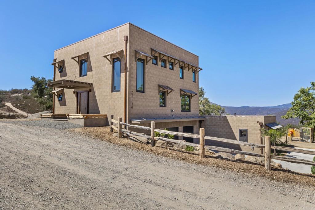 main property photo 15