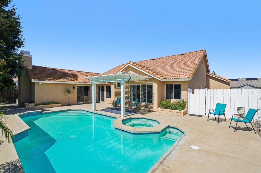 main property photo 11