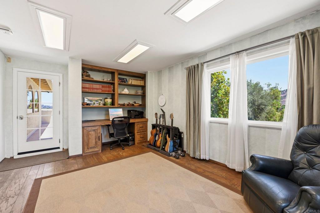 main property photo 16
