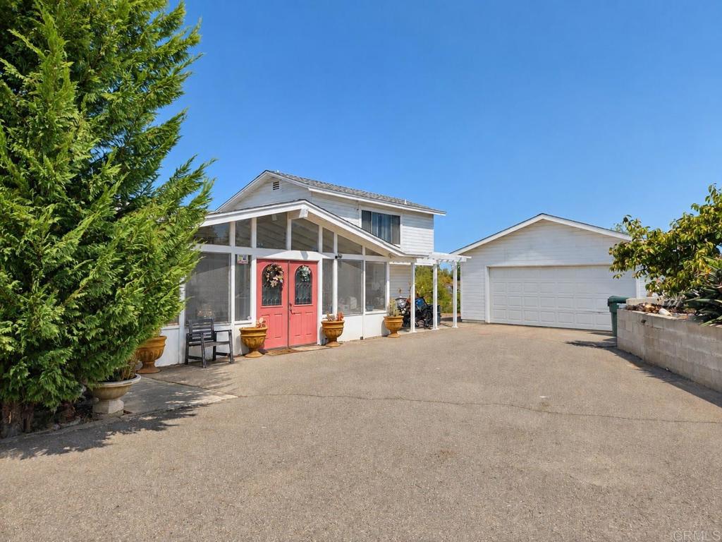 main property photo 9