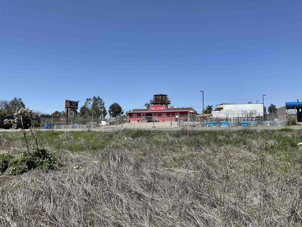 main property photo 11