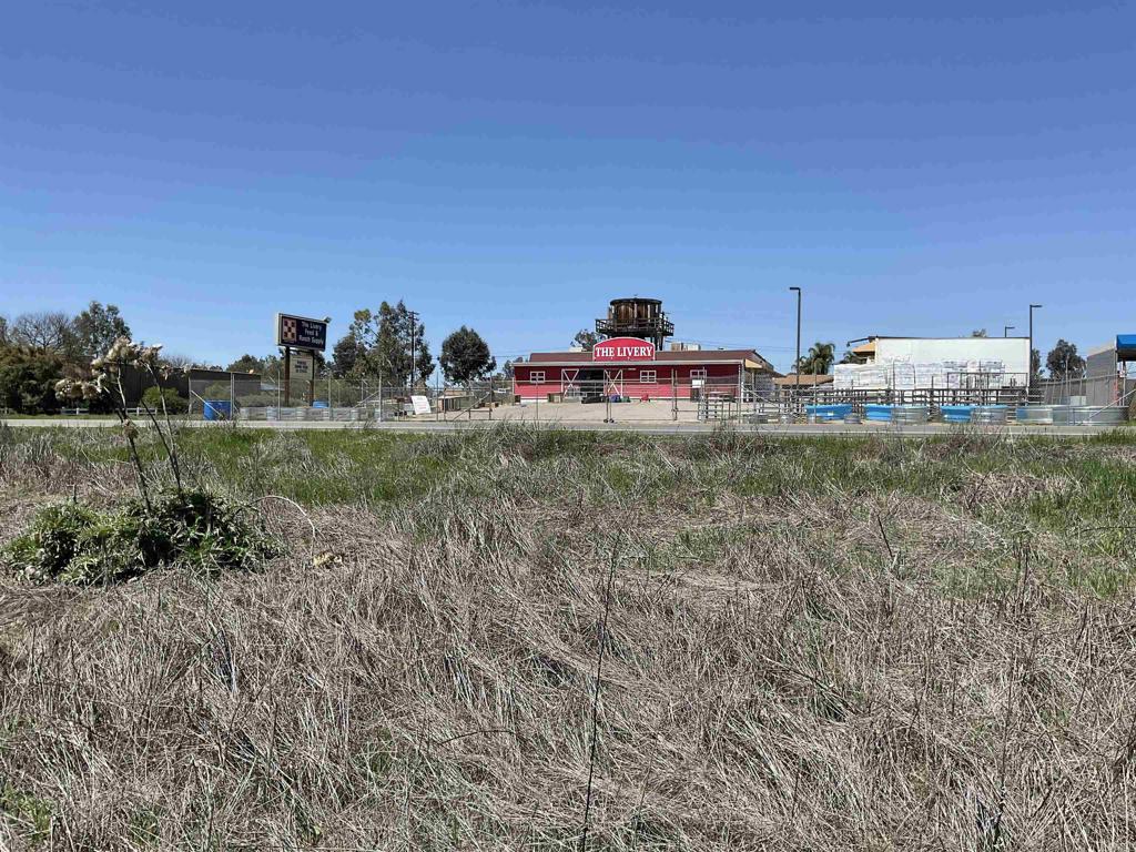 main property photo 9