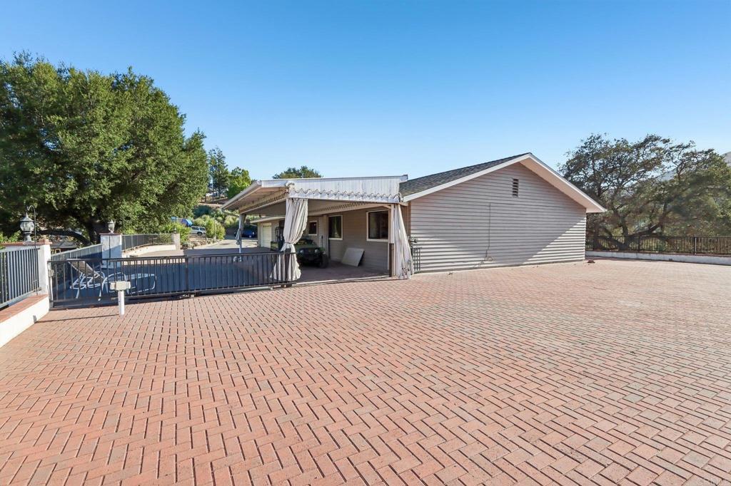 main property photo 40