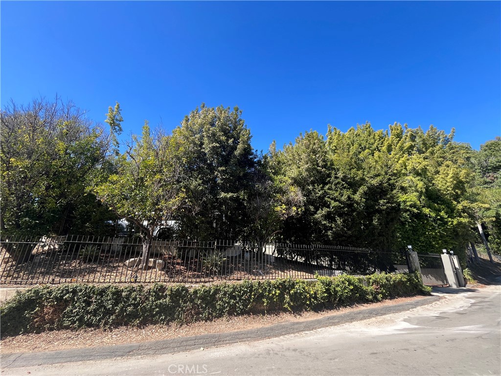 main property photo 28