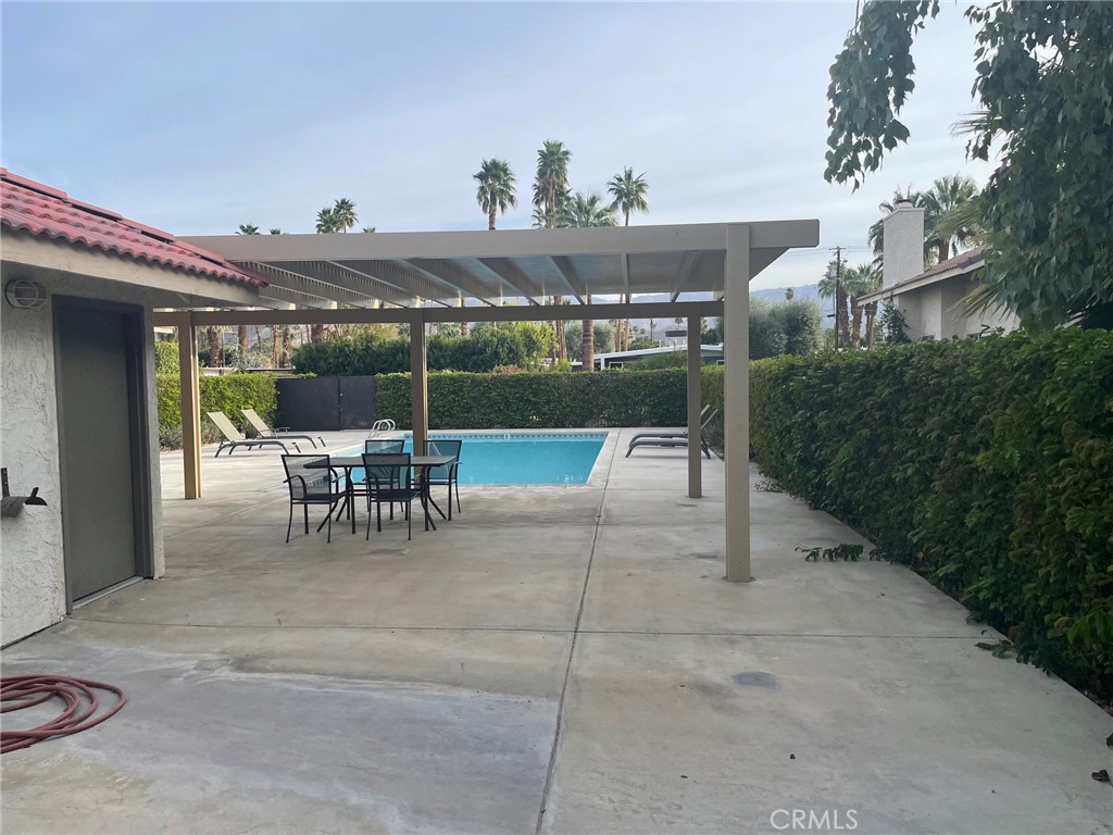 main property photo 17