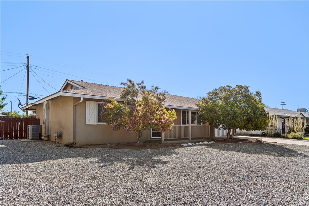 main property photo 13
